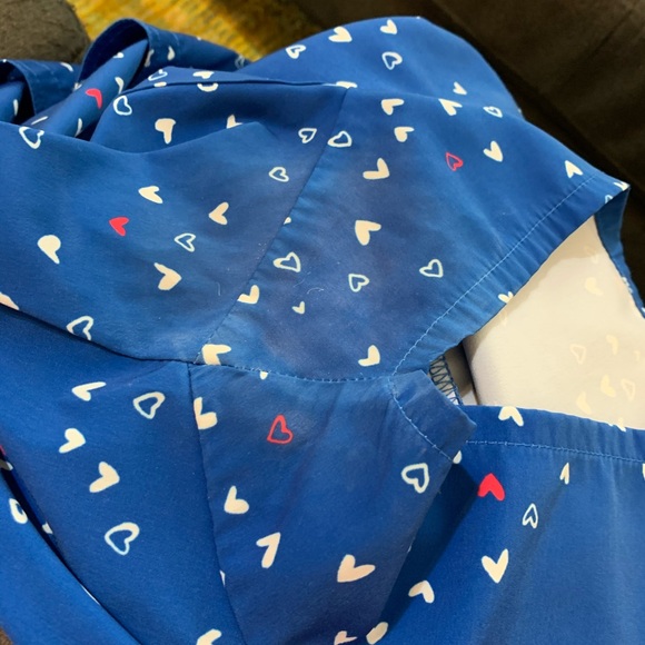 2XL scrub tops. VGUC - Picture 3 of 3